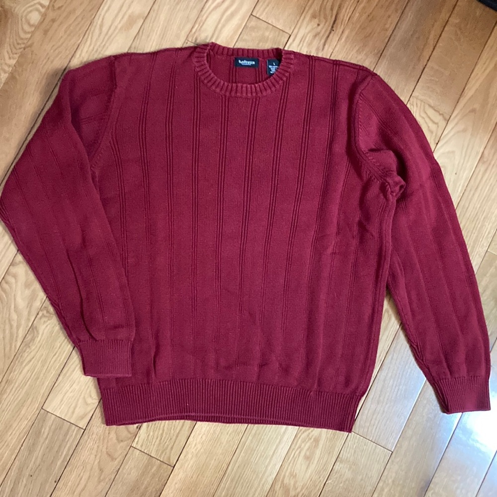 Mens Van Heusen red crewneck sweater